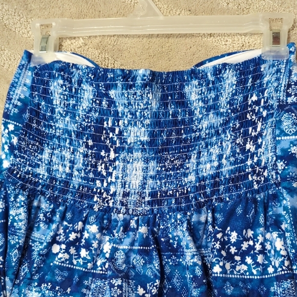 Vibrant Blue & White Strapless Top Built In Bra New No Tags - Picture 4 of 7